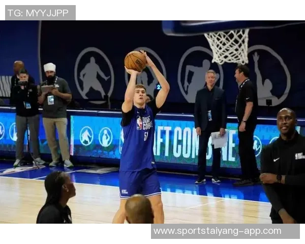 弗拉格18岁单场25分5篮板5助攻成詹姆斯之后首位年轻球员